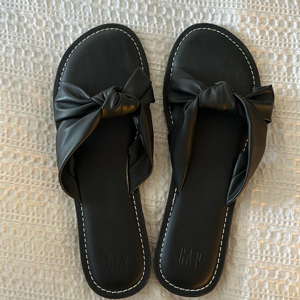 Black Gap slip on sandals size 8